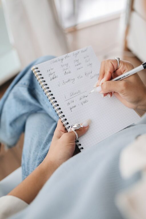 How to Journal for Clarity and Focus: A Simple Guide